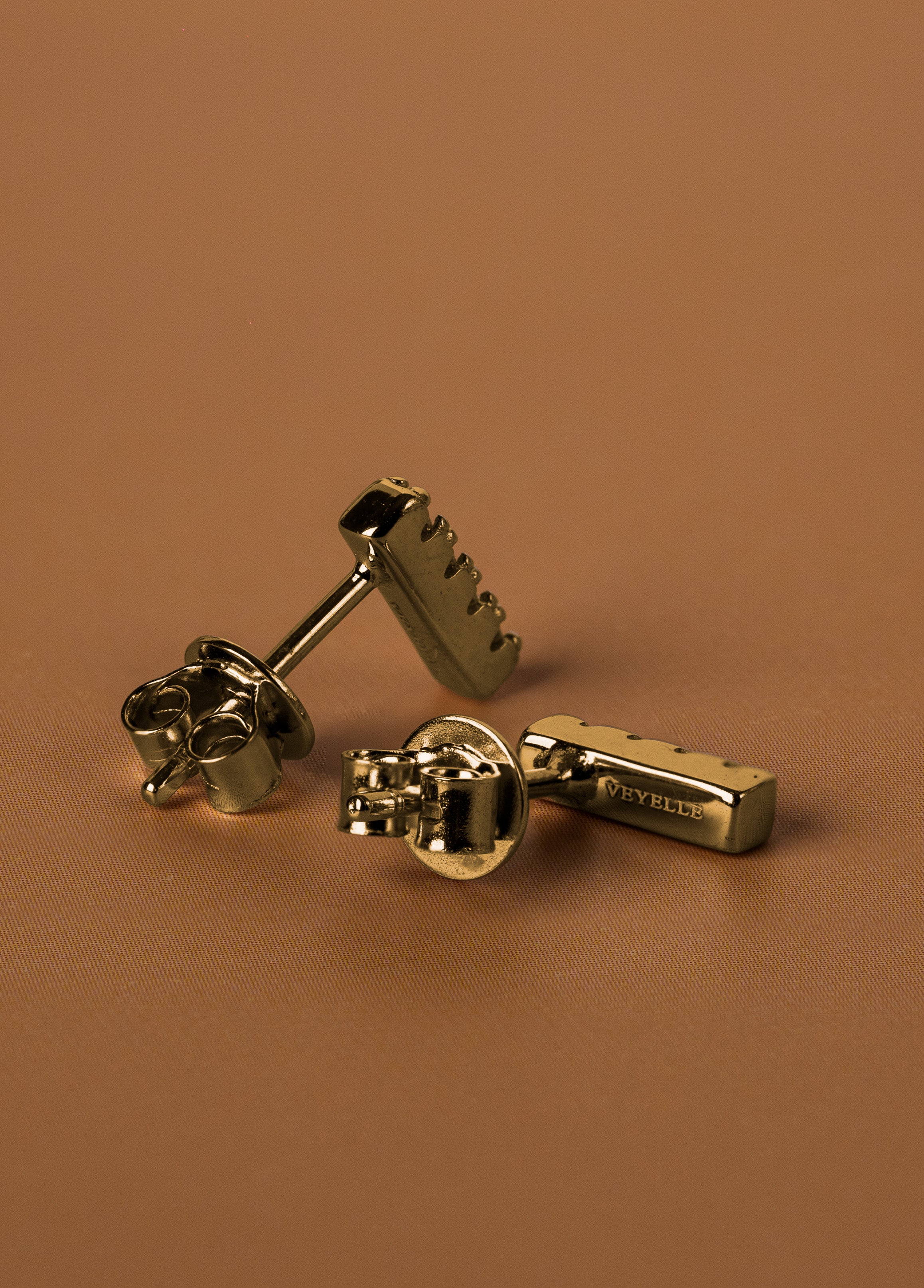 Veyelle Lineé moissanite bar earrings in golden gold — back shot