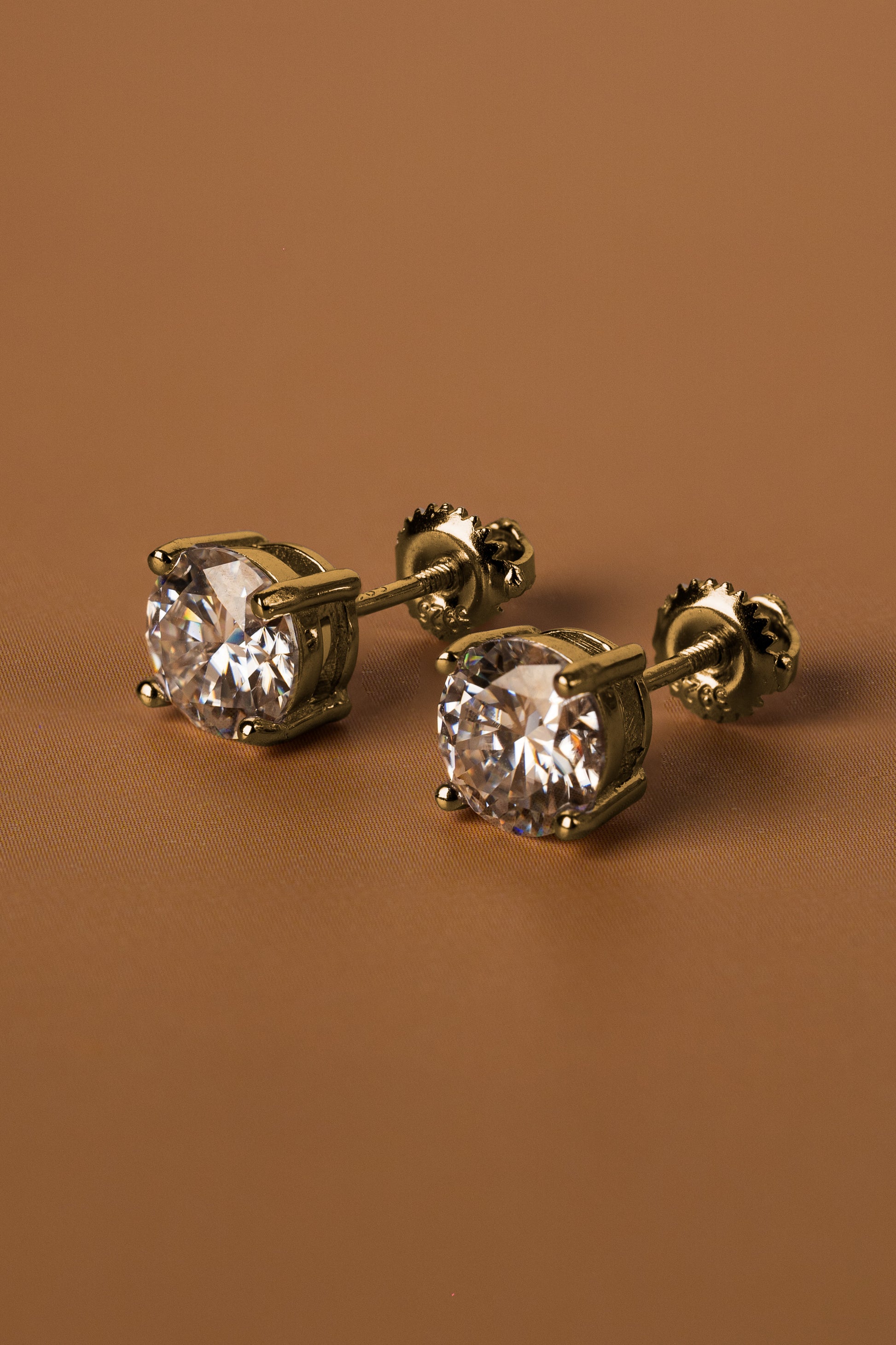 Veyelle Pura moissanite stud earrings in golden gold