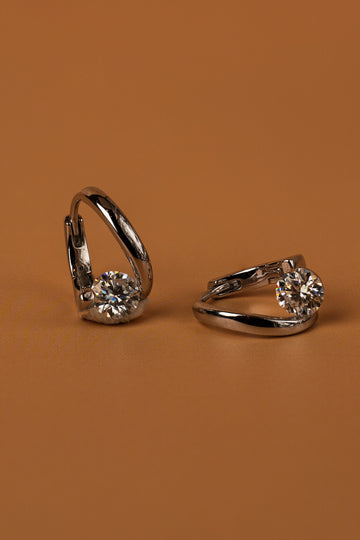 Veyelle Soirée moissanite halo earrings in white gold