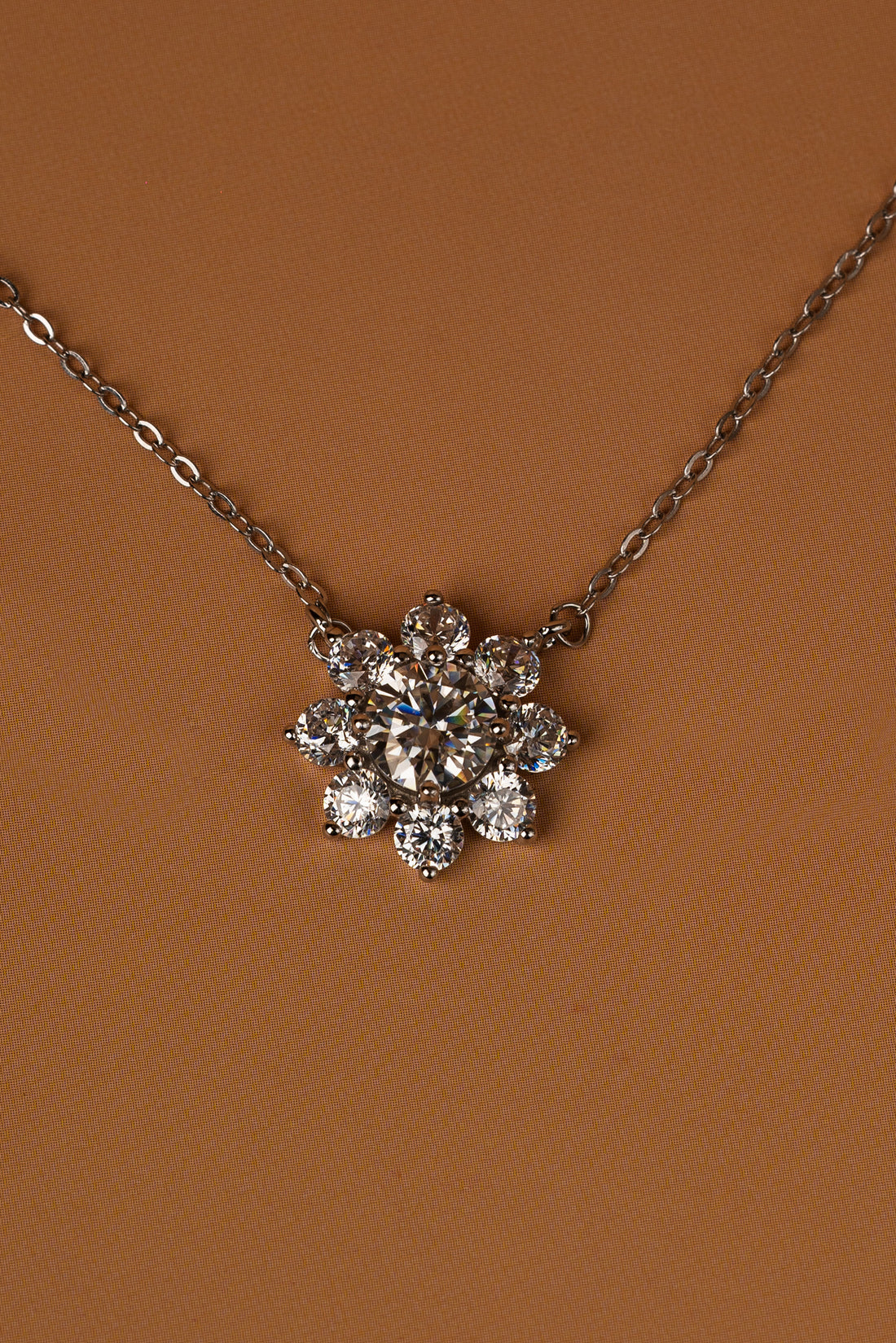 Veyelle Neve moissanite snowflake necklace in white gold