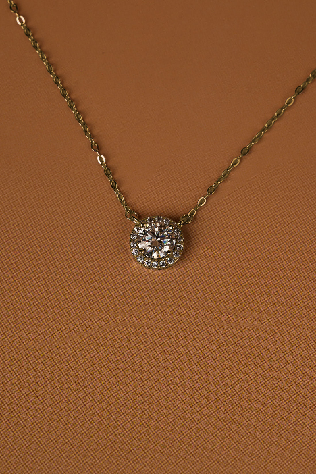 Veyelle Lumière moissanite station necklace in white gold
