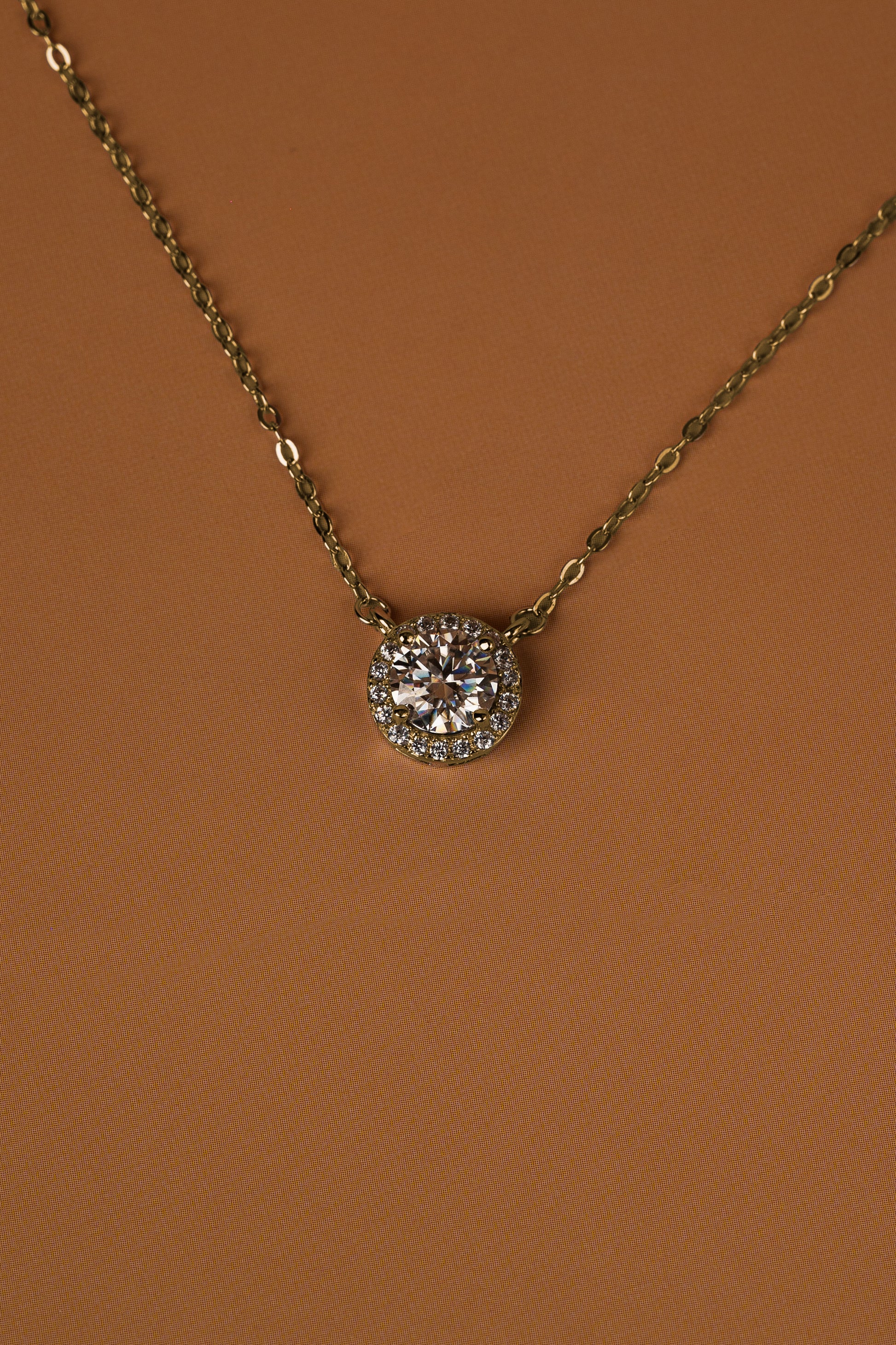 Veyelle Lumière moissanite station necklace in golden gold