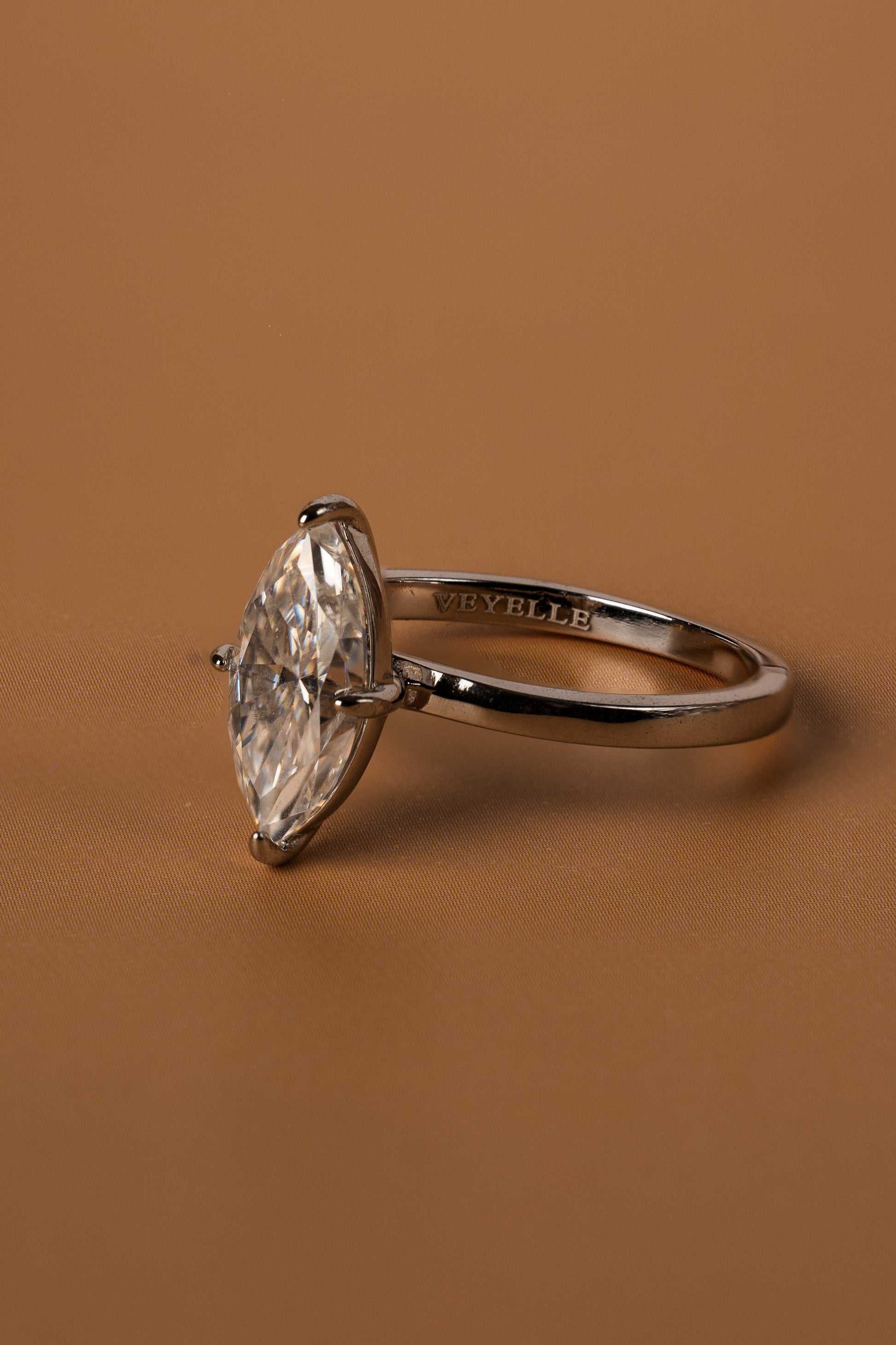 Veyelle Lança moissanite marquise ring in white gold
