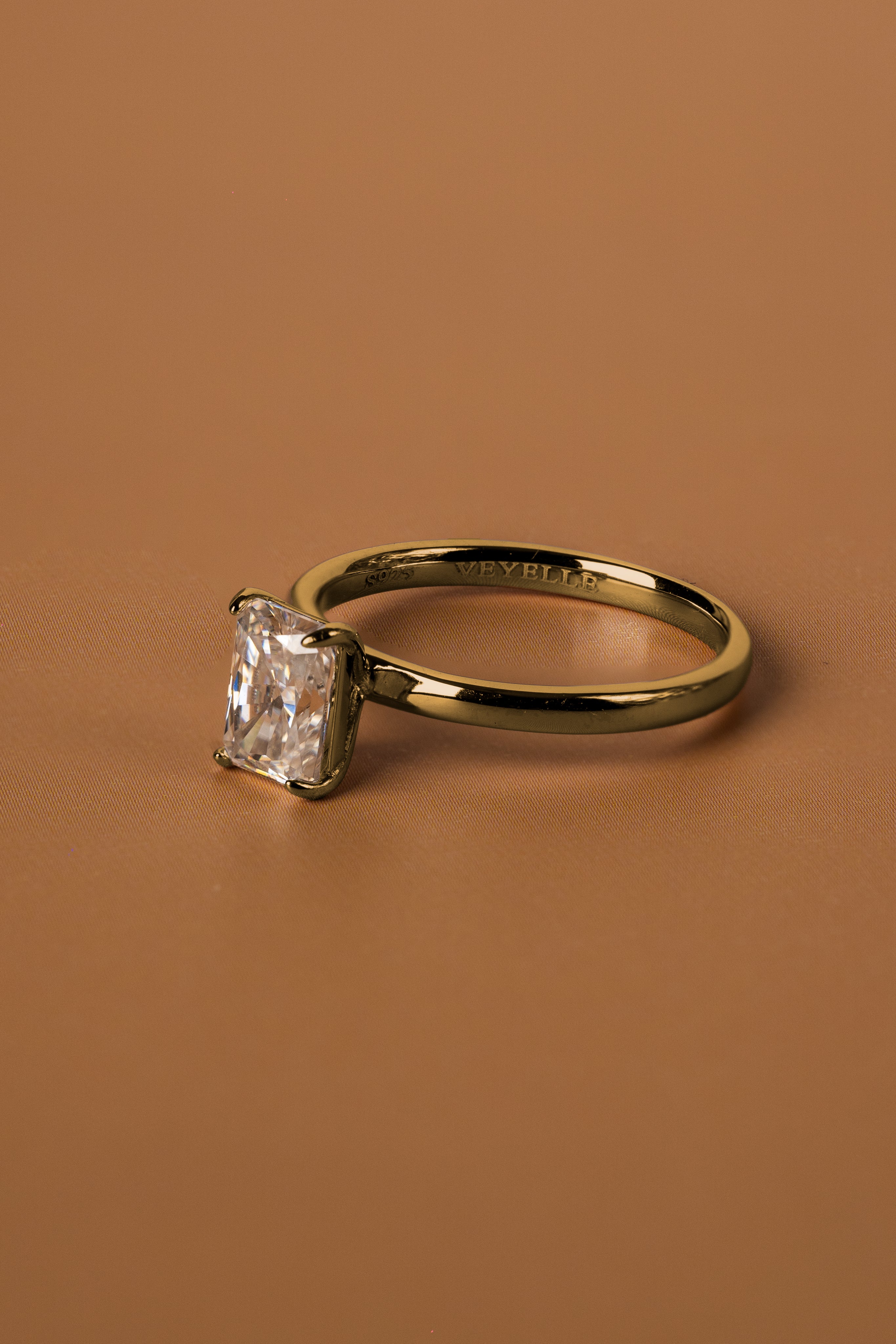Veyelle Taille moissanite radiant ring in golden gold