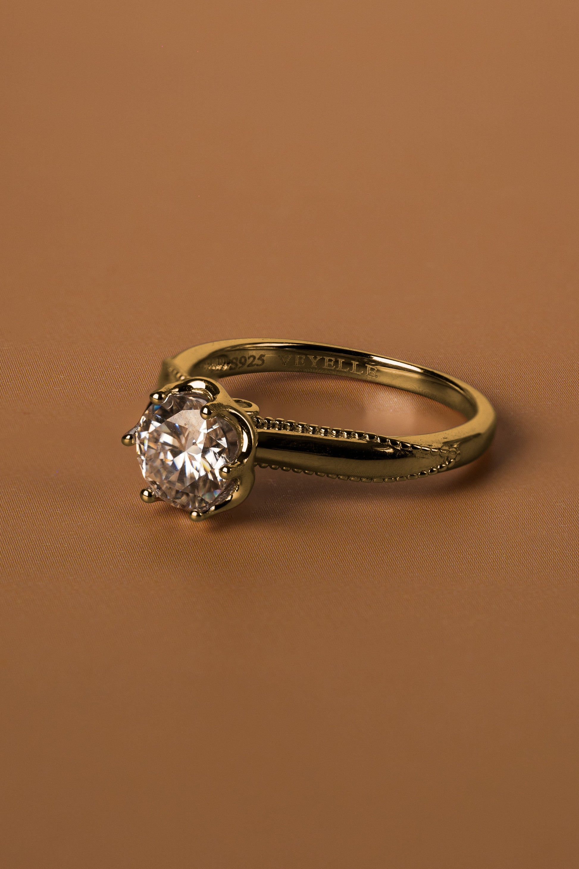 Veyelle Borde moissanite milgrain ring in golden gold