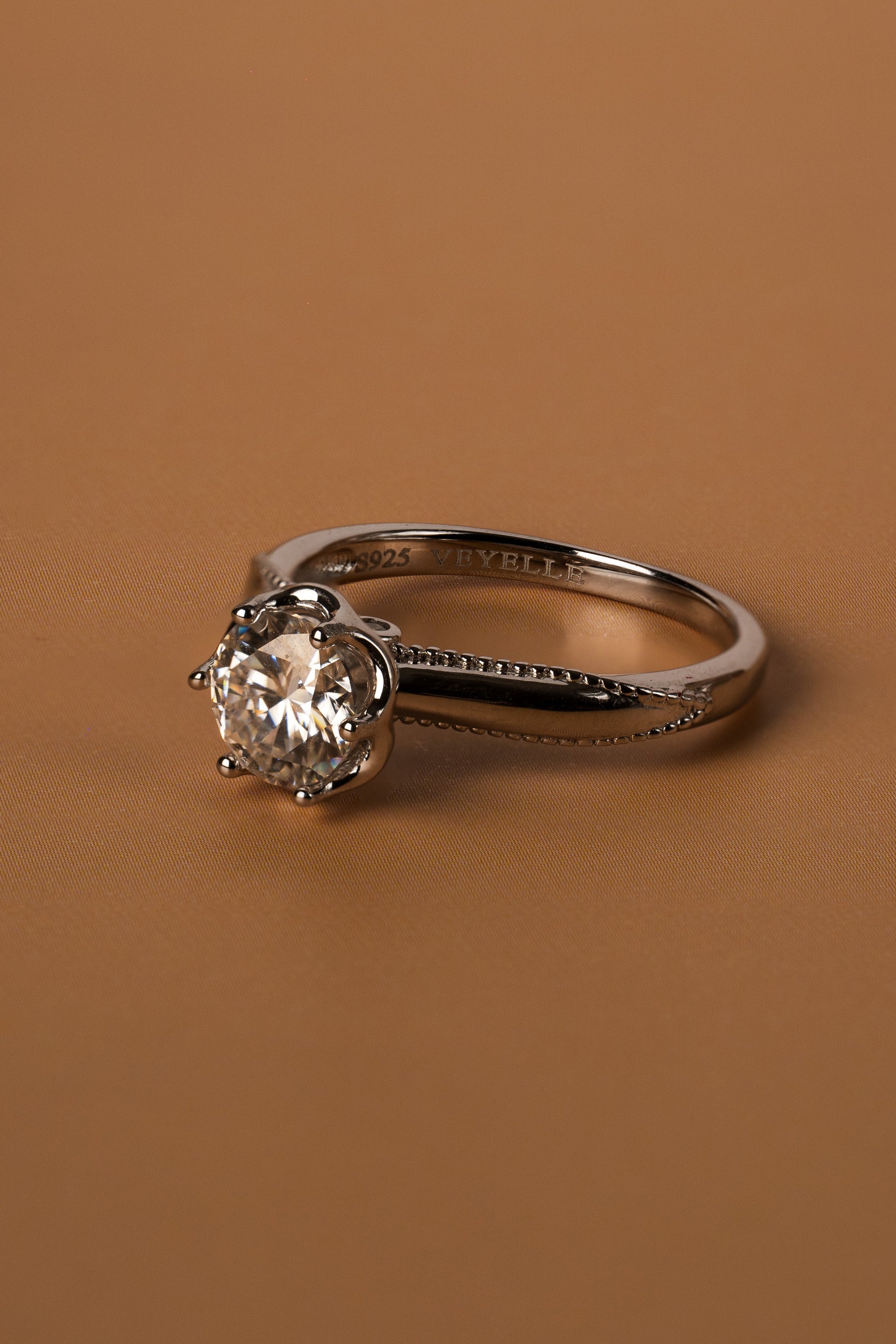 Veyelle Borde moissanite milgrain ring in white gold