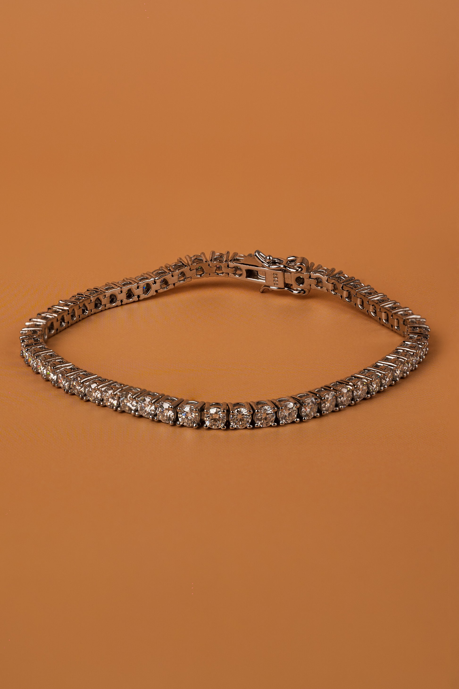 Veyelle Éclat moissanite tennis bracelet in white gold