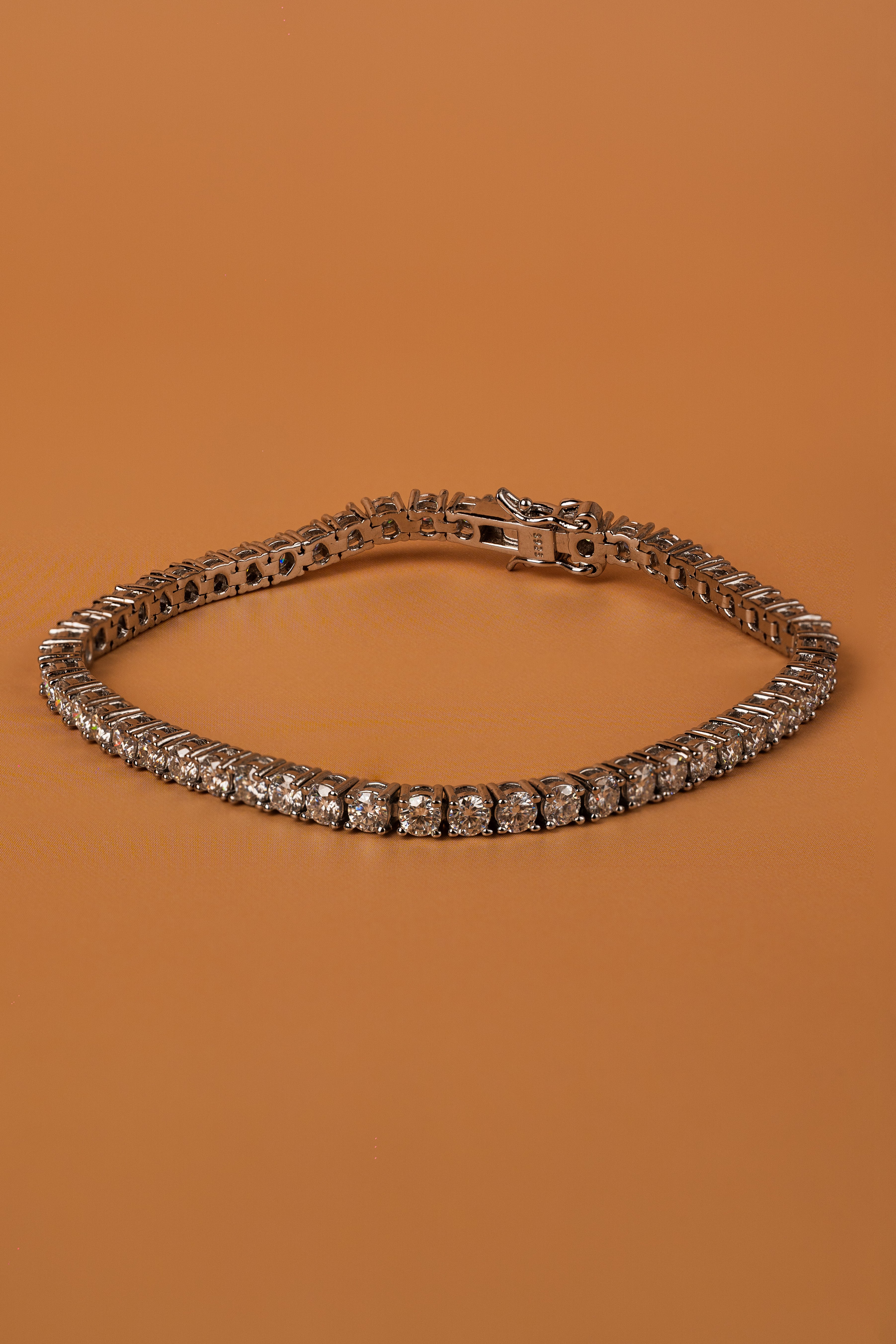 Veyelle Éclat moissanite tennis bracelet in white gold
