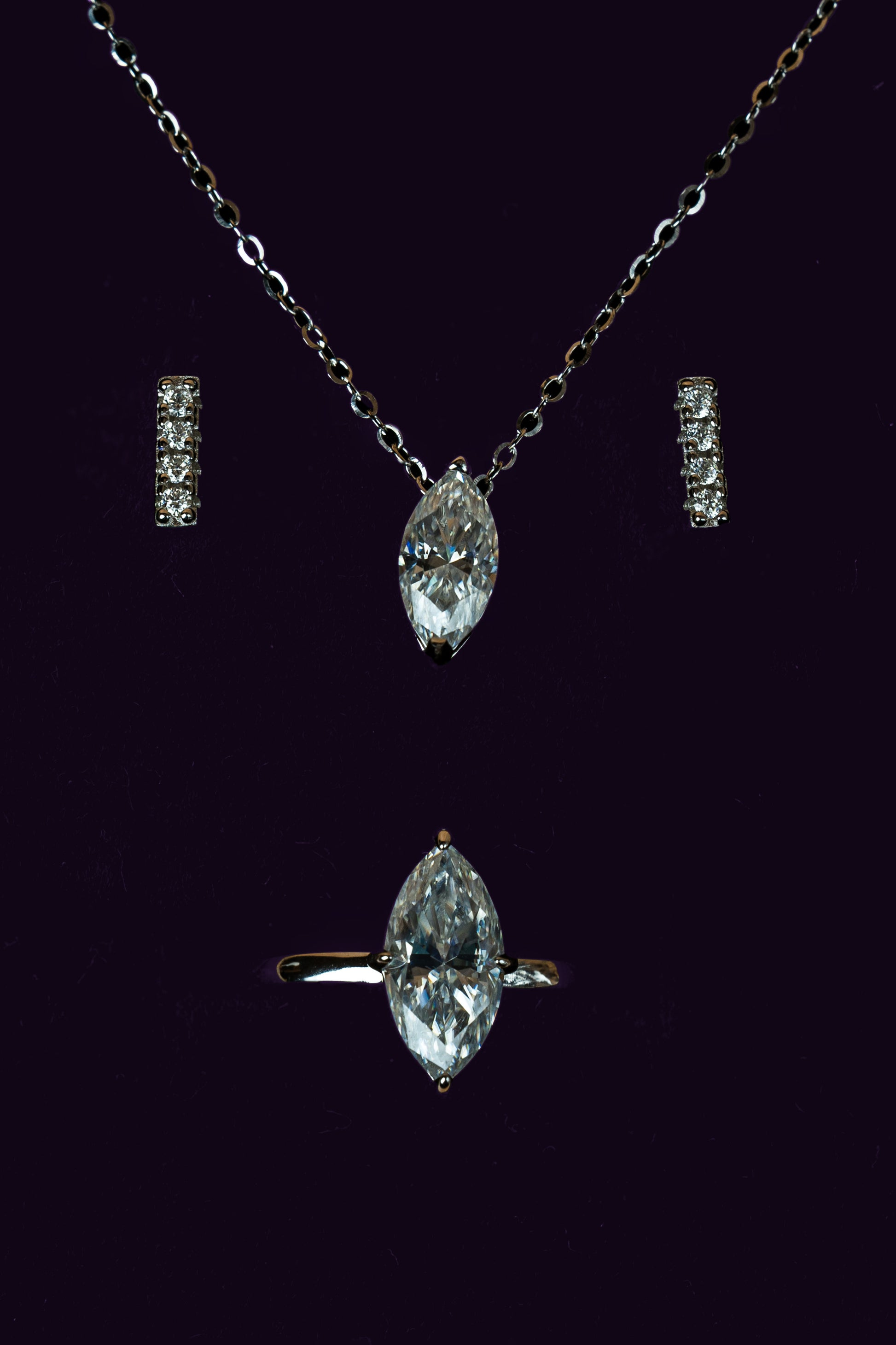 Veyelle Marquise Trio set featuring Lineé earrings, Sylvie necklace and Lança ring