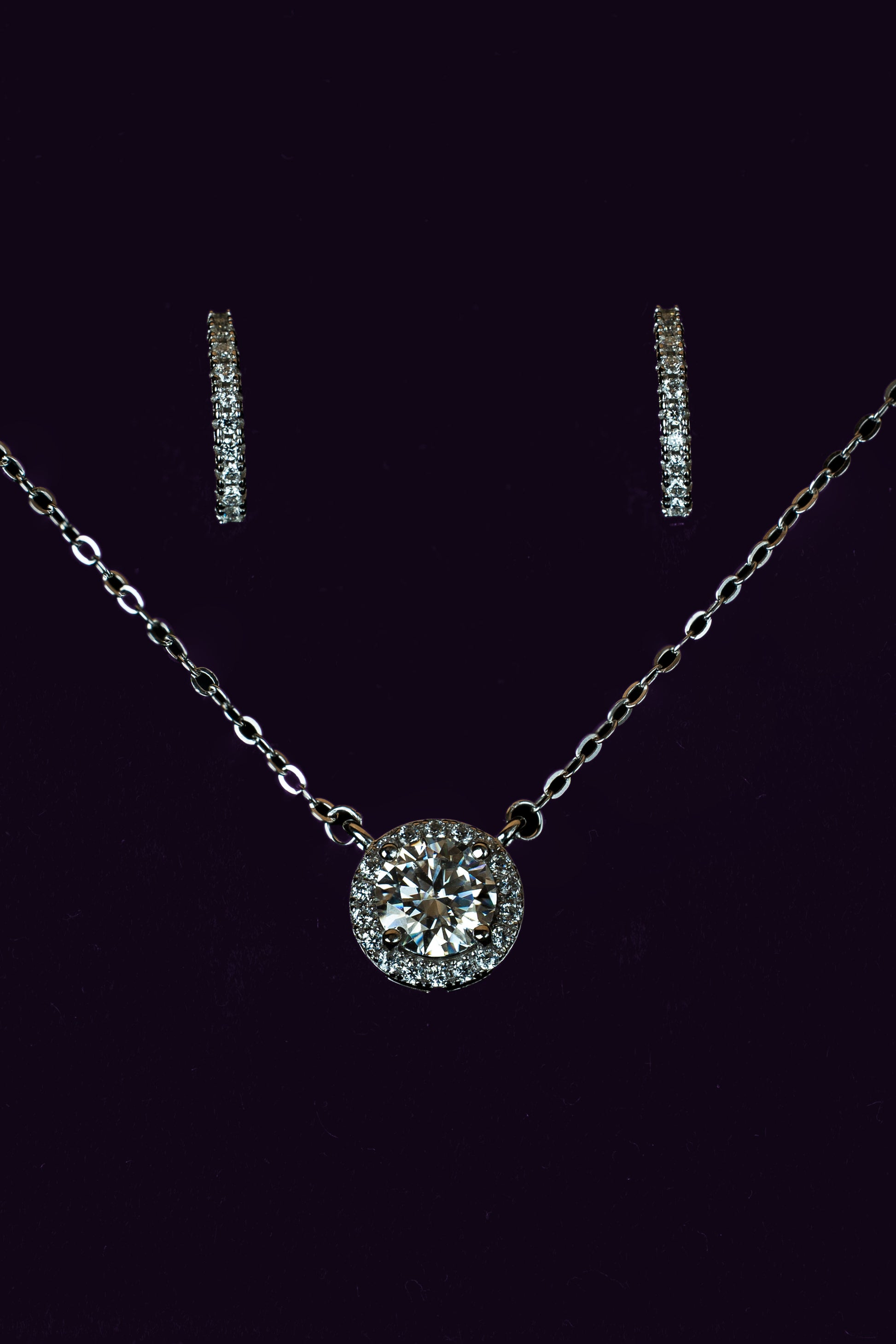 Veyelle The Everyday Stack set featuring Lumière necklace and Auris earrings