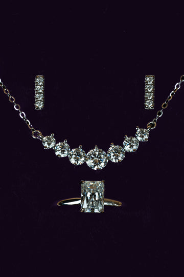 Veyelle The Linear Edit set featuring Taille ring, Lineé earrings and Celestine necklace